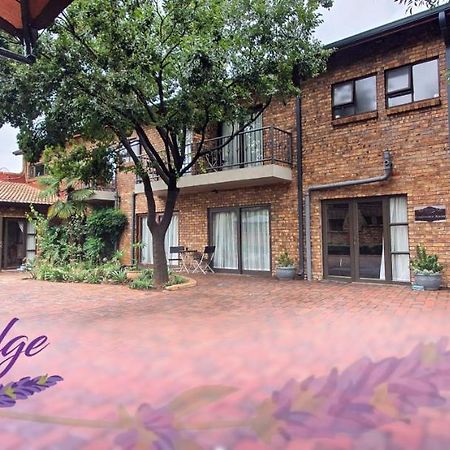 מידלבורג Aero Lodge Guest House מראה חיצוני תמונה