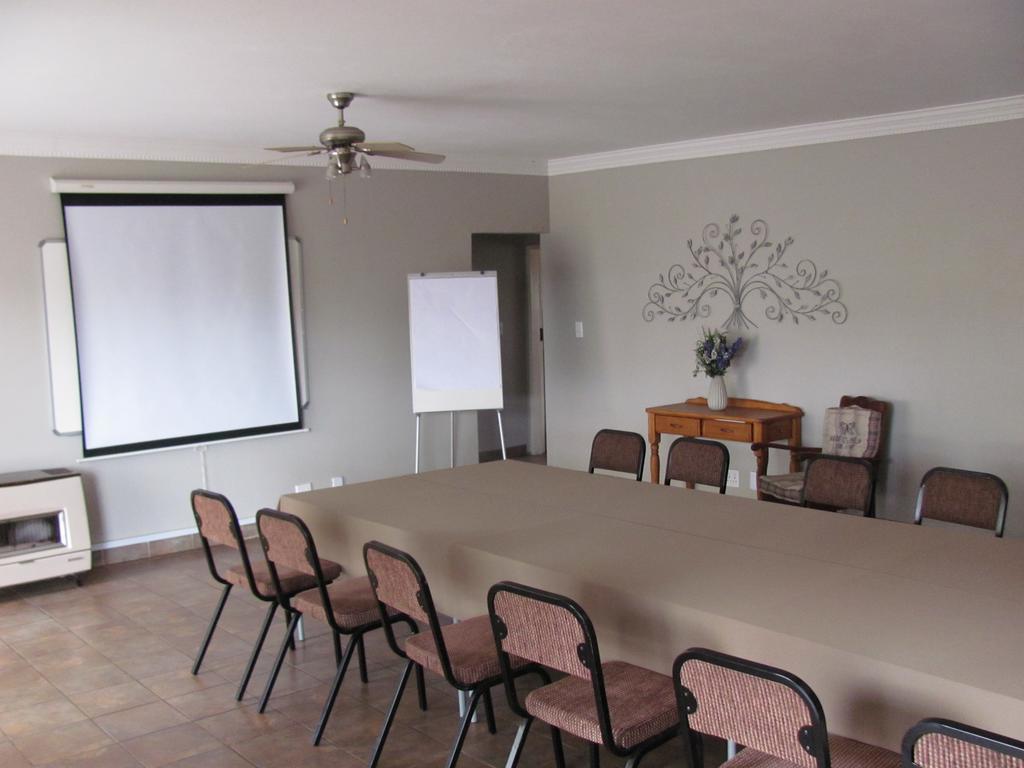 מידלבורג Aero Lodge Guest House מראה חיצוני תמונה
