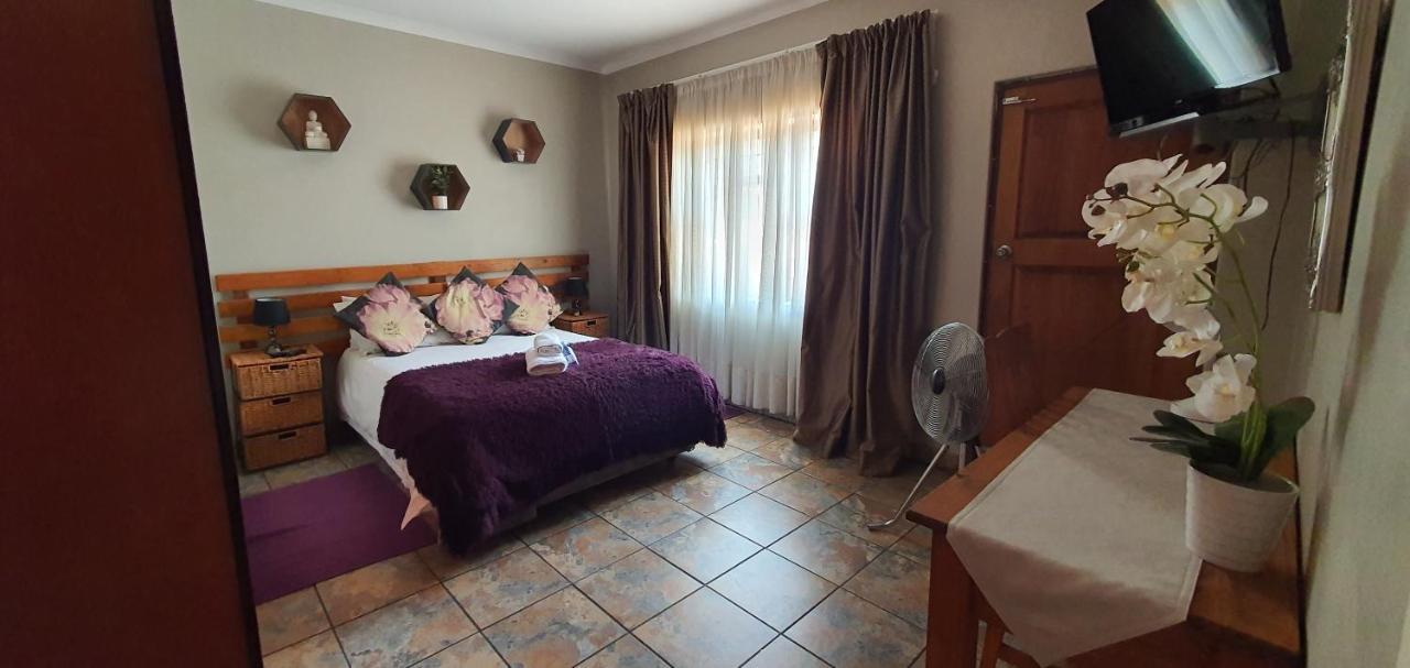 מידלבורג Aero Lodge Guest House מראה חיצוני תמונה